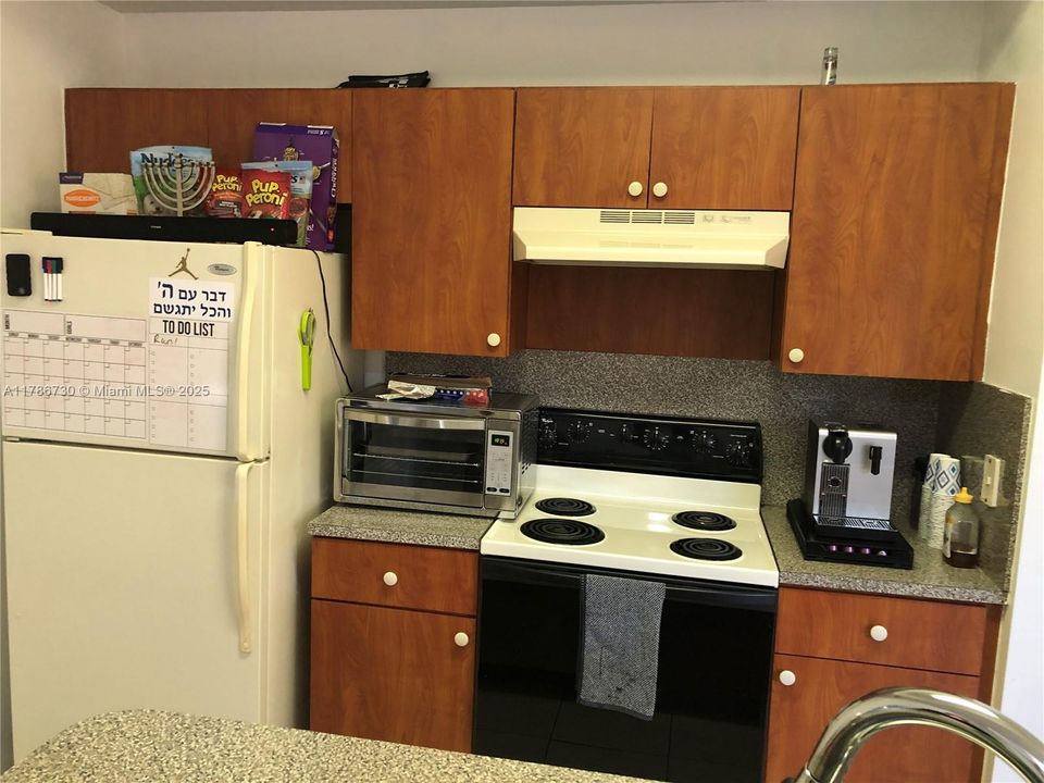 Recientemente alquilado: $2,500 (3 camas, 3 baños, 1382 Pies cuadrados)