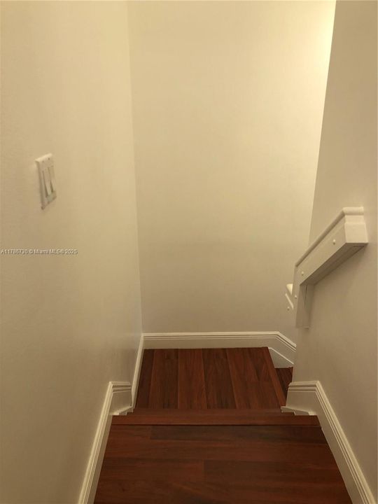 Recientemente alquilado: $2,500 (3 camas, 3 baños, 1382 Pies cuadrados)