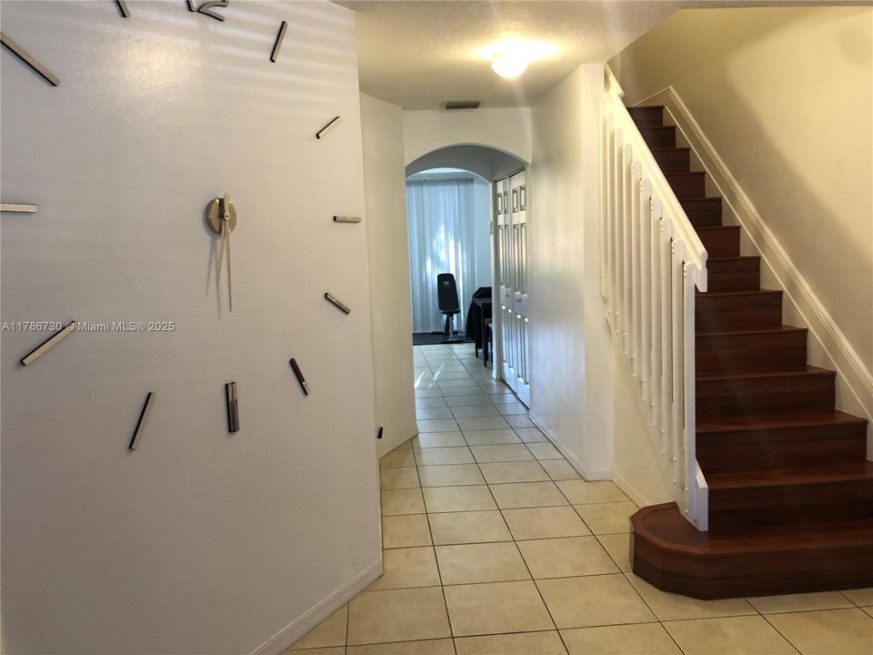 Recientemente alquilado: $2,500 (3 camas, 3 baños, 1382 Pies cuadrados)