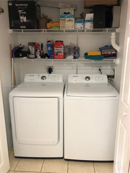 Recientemente alquilado: $2,500 (3 camas, 3 baños, 1382 Pies cuadrados)