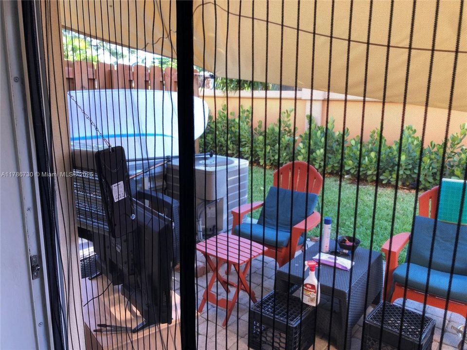 Recientemente alquilado: $2,500 (3 camas, 3 baños, 1382 Pies cuadrados)