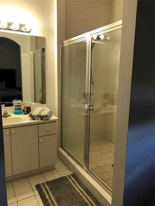 Recientemente alquilado: $2,500 (3 camas, 3 baños, 1382 Pies cuadrados)