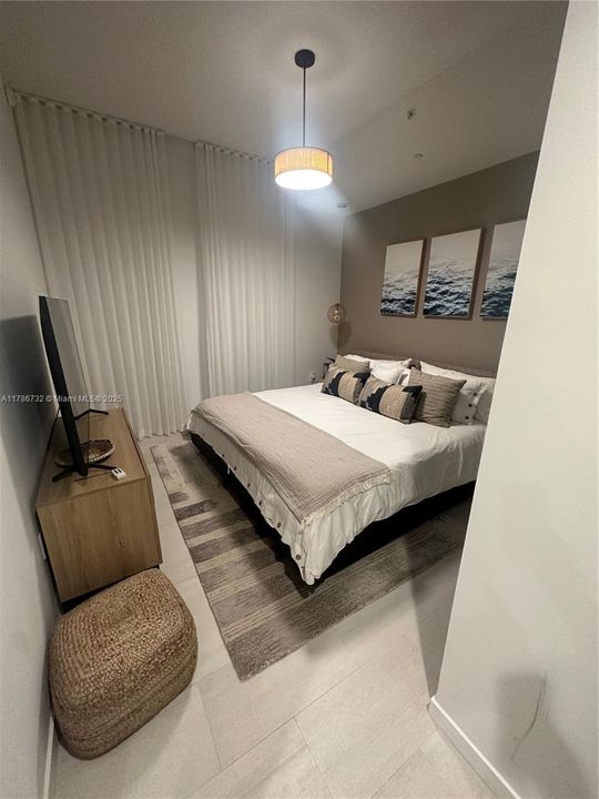 最近租的: $10,000 (2 贝兹, 2 浴室, 1236 平方英尺)