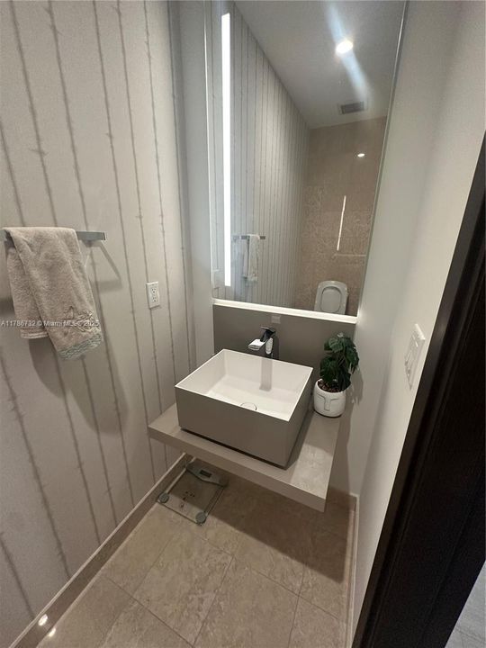 最近租的: $10,000 (2 贝兹, 2 浴室, 1236 平方英尺)