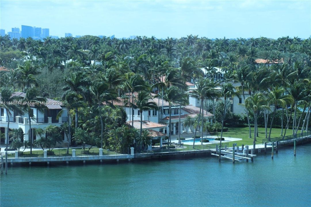 最近租的: $4,000 (2 贝兹, 2 浴室, 1326 平方英尺)