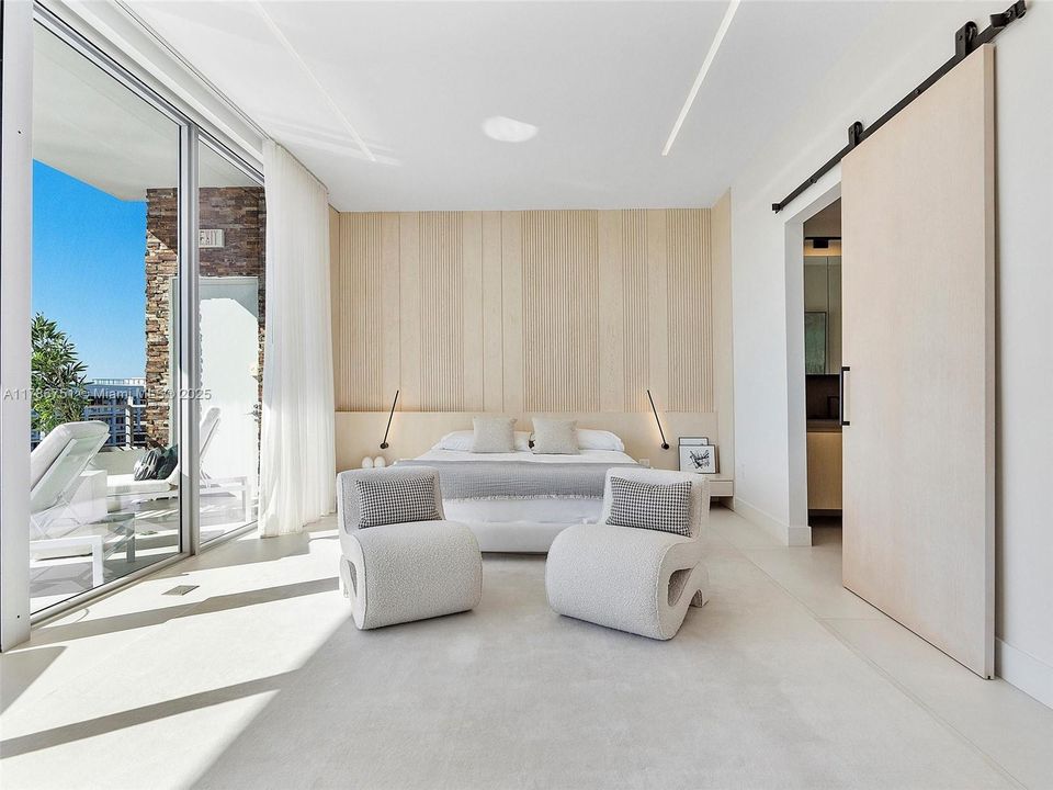 出租: $20,000 (4 贝兹, 3 浴室, 3308 平方英尺)