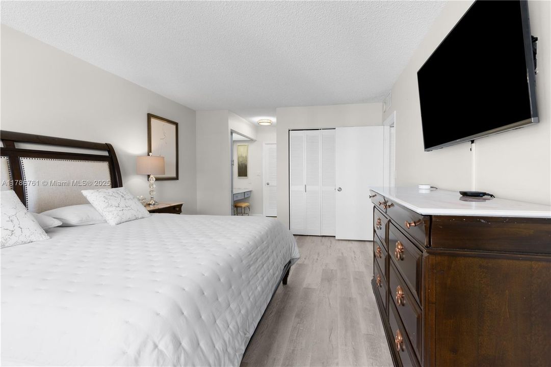 Recientemente alquilado: $2,750 (2 camas, 2 baños, 1280 Pies cuadrados)