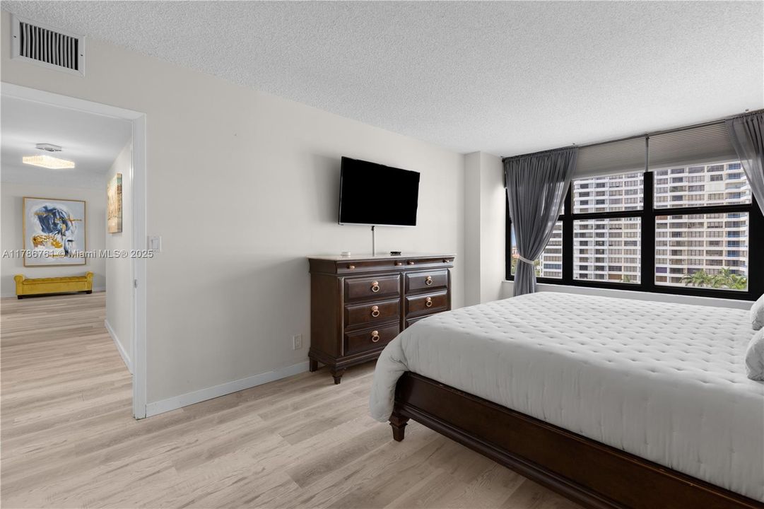 Recientemente alquilado: $2,750 (2 camas, 2 baños, 1280 Pies cuadrados)