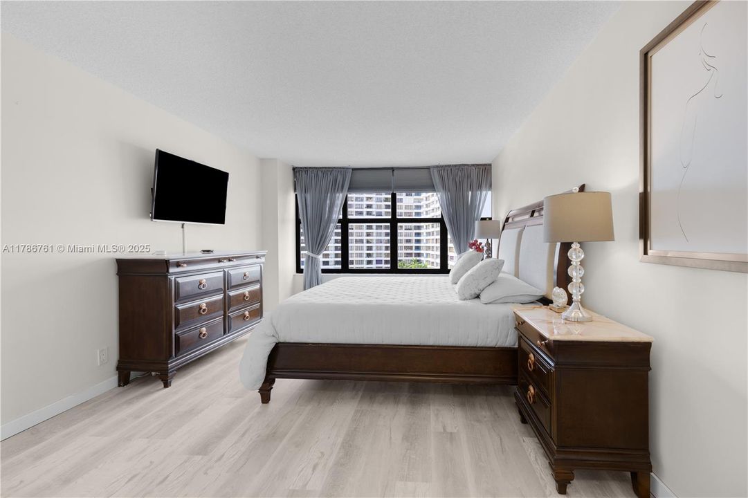 Recientemente alquilado: $2,750 (2 camas, 2 baños, 1280 Pies cuadrados)