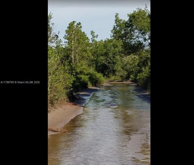 待售: $28,500 (2.54 acres)