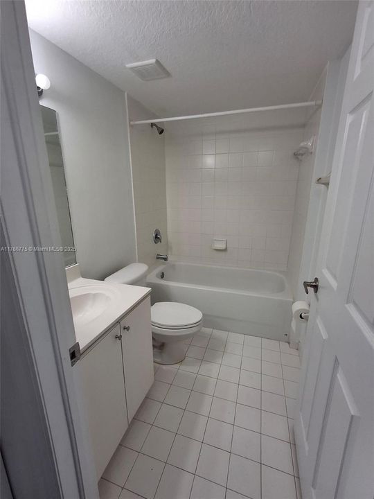 Recently Sold: $255,000 (2 beds, 2 baths, 817 Square Feet)