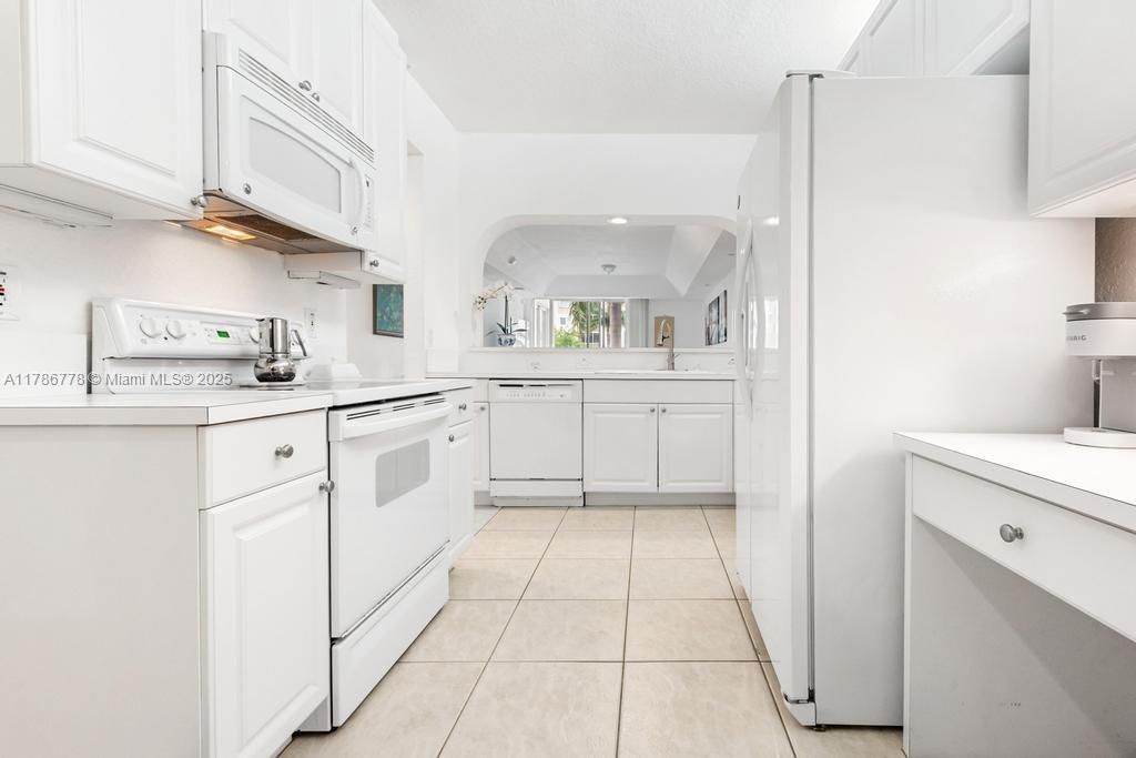 Recently Rented: $3,000 (2 beds, 2 baths, 1710 Square Feet)