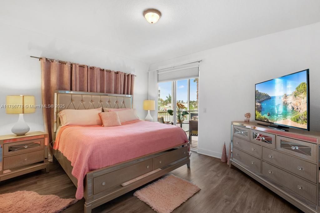 Recently Rented: $3,000 (2 beds, 2 baths, 1710 Square Feet)