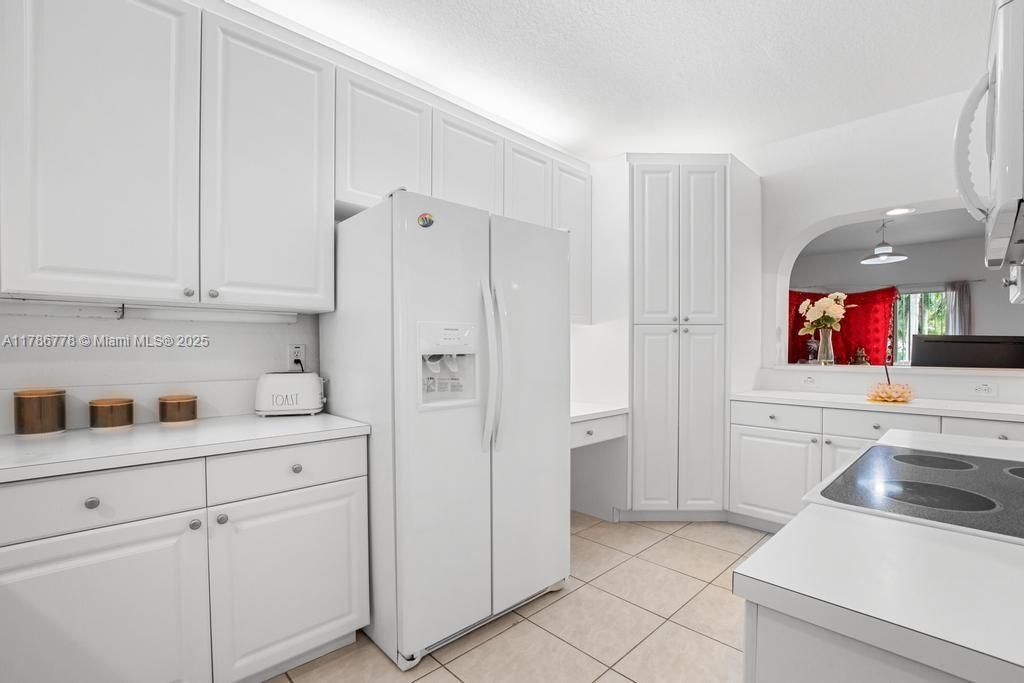 Recently Rented: $3,000 (2 beds, 2 baths, 1710 Square Feet)