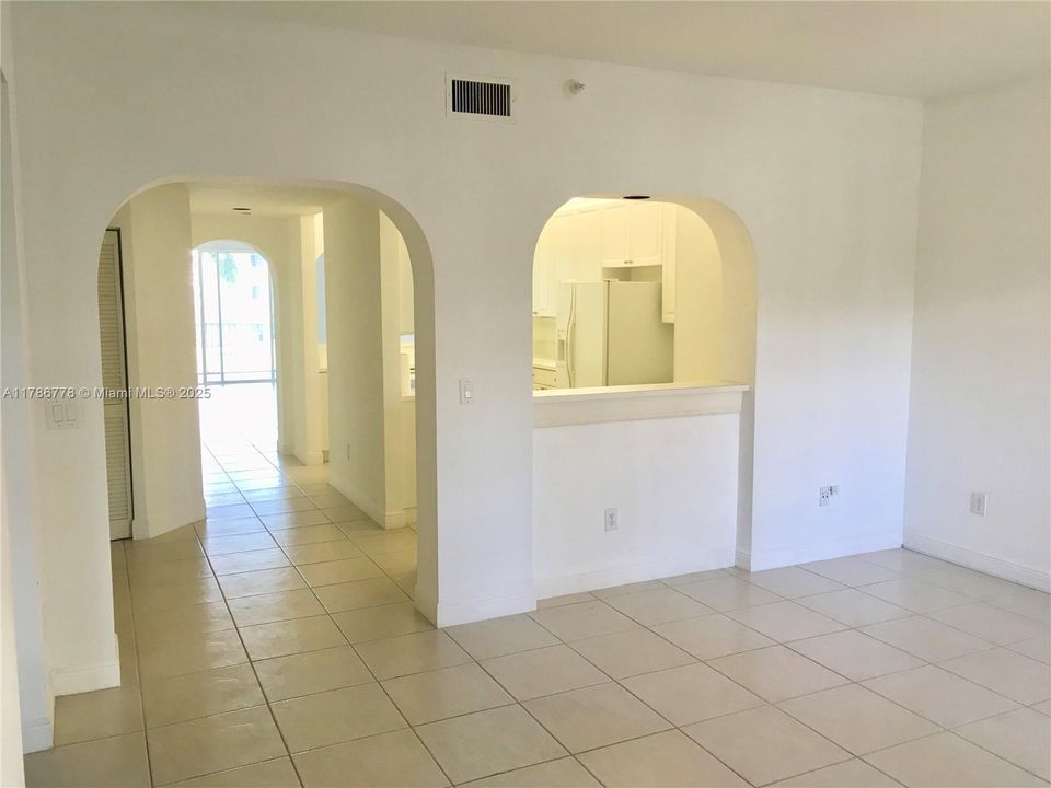 Recently Rented: $3,000 (2 beds, 2 baths, 1710 Square Feet)