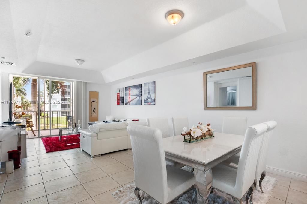 Recently Rented: $3,000 (2 beds, 2 baths, 1710 Square Feet)