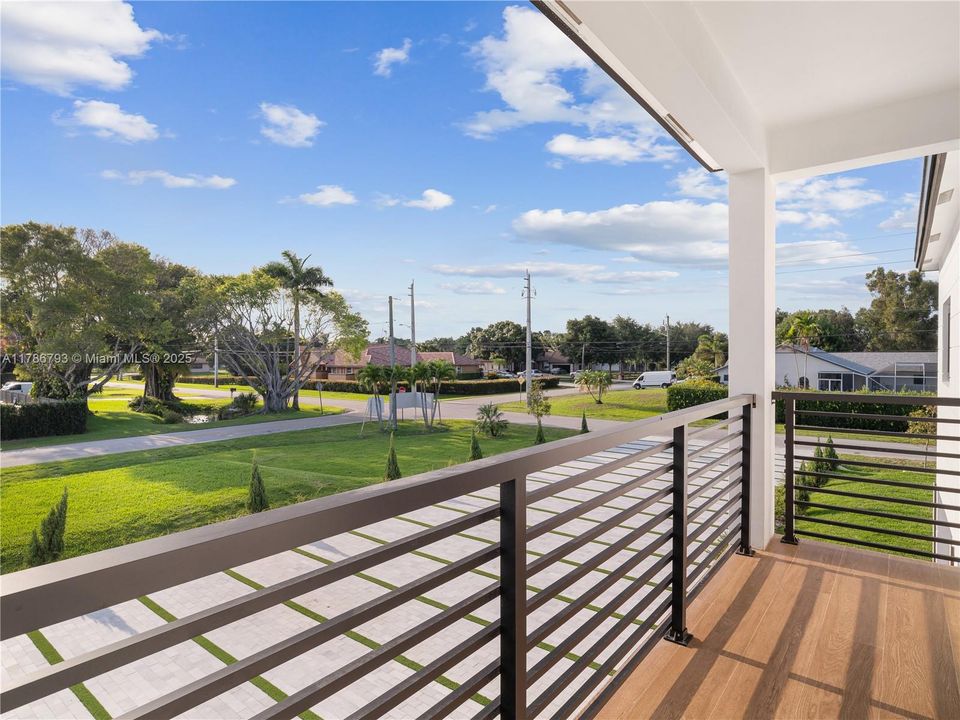 Recently Sold: $4,599,900 (6 beds, 6 baths, 7022 Square Feet)