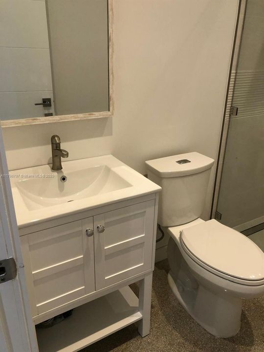 Recently Sold: $410,000 (2 beds, 1 baths, 888 Square Feet)