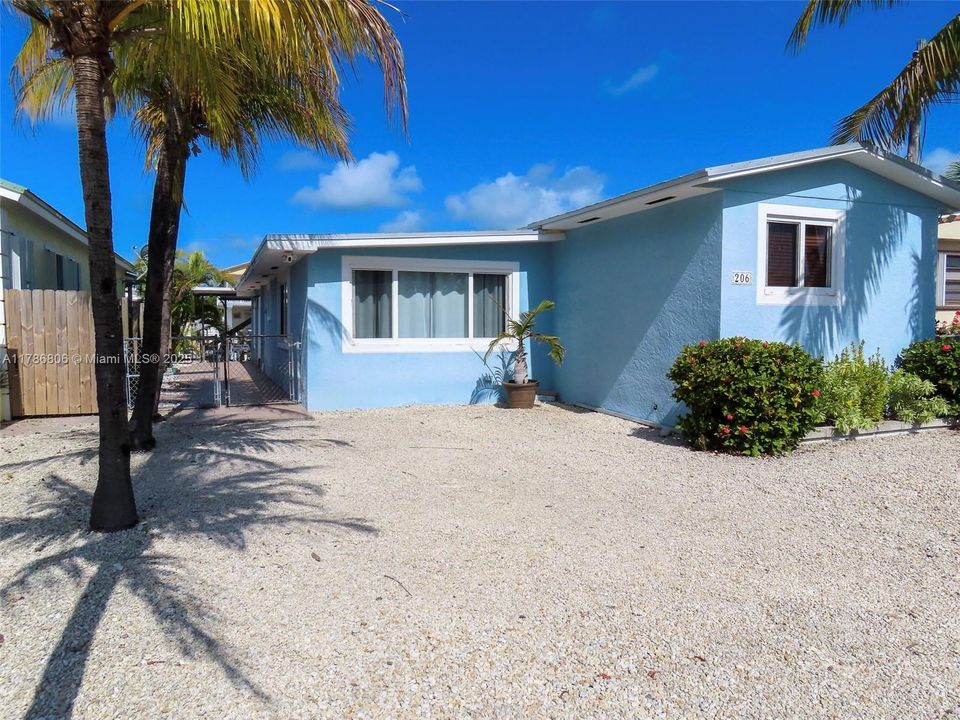 Vendido Recientemente: $799,900 (3 camas, 2 baños, 1364 Pies cuadrados)