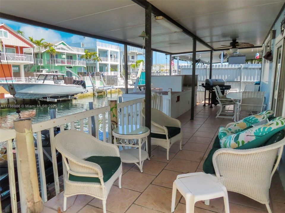 Vendido Recientemente: $799,900 (3 camas, 2 baños, 1364 Pies cuadrados)