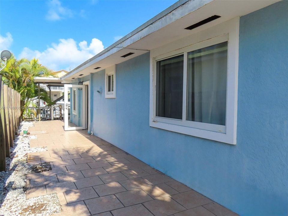 Vendido Recientemente: $799,900 (3 camas, 2 baños, 1364 Pies cuadrados)