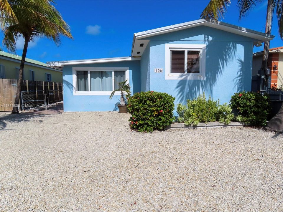 Vendido Recientemente: $799,900 (3 camas, 2 baños, 1364 Pies cuadrados)