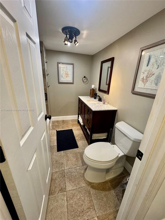 Vendido Recientemente: $799,900 (3 camas, 2 baños, 1364 Pies cuadrados)