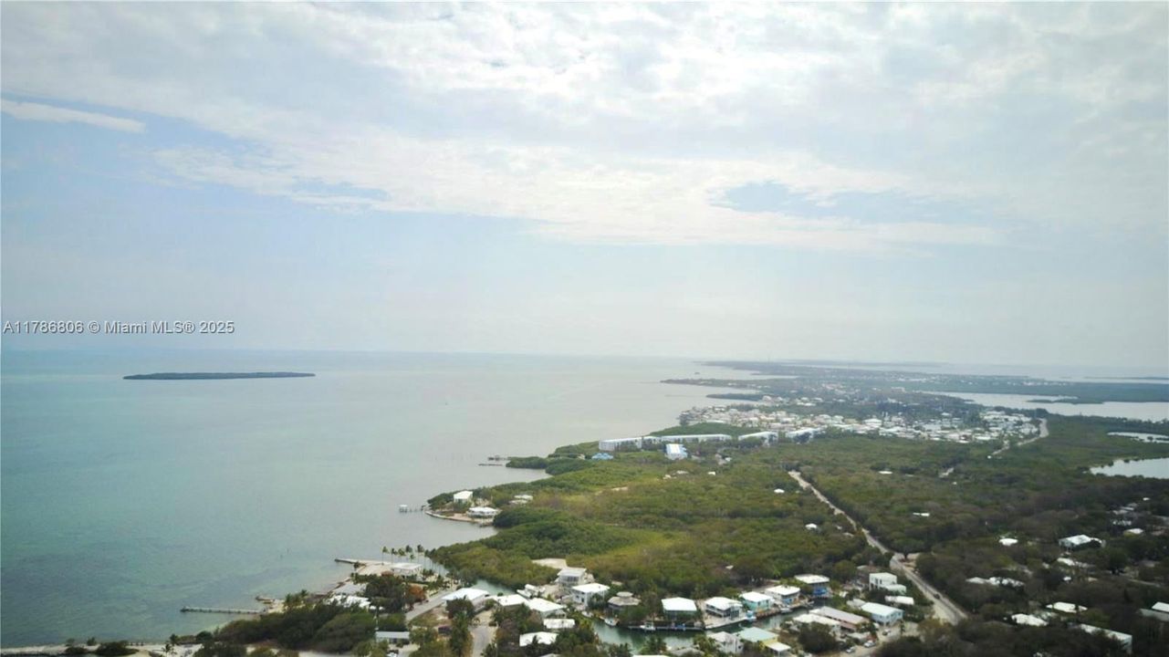 Vendido Recientemente: $799,900 (3 camas, 2 baños, 1364 Pies cuadrados)