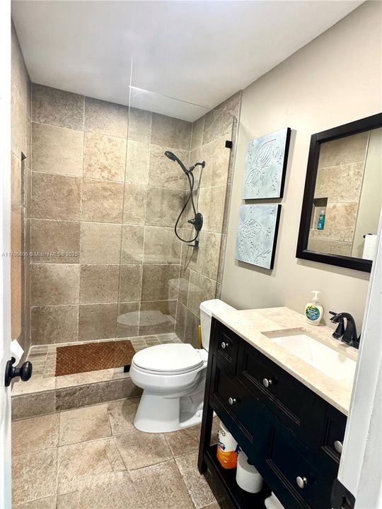 Vendido Recientemente: $799,900 (3 camas, 2 baños, 1364 Pies cuadrados)