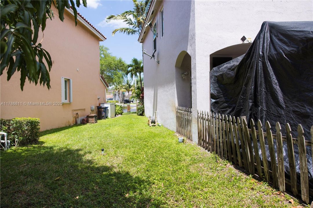 For Sale: $628,000 (3 beds, 2 baths, 2087 Square Feet)