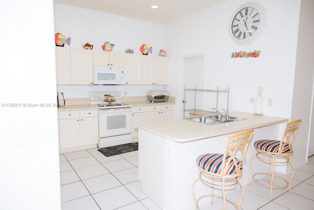 For Sale: $628,000 (3 beds, 2 baths, 2087 Square Feet)