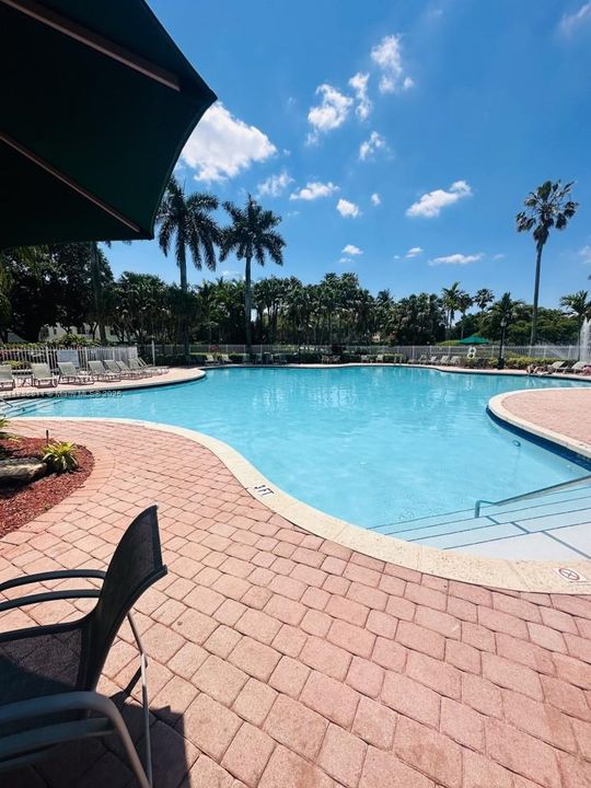 For Sale: $628,000 (3 beds, 2 baths, 2087 Square Feet)