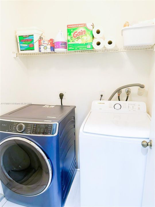 For Sale: $628,000 (3 beds, 2 baths, 2087 Square Feet)