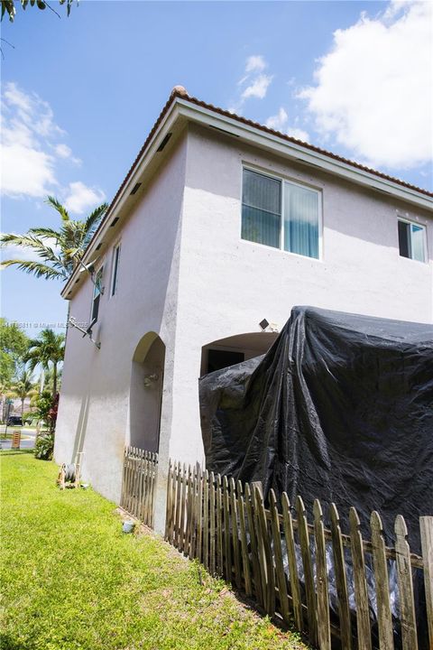 For Sale: $628,000 (3 beds, 2 baths, 2087 Square Feet)