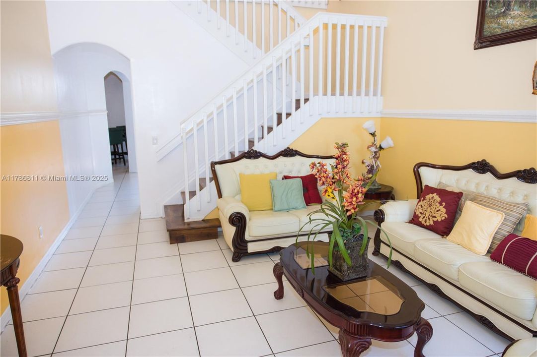 For Sale: $628,000 (3 beds, 2 baths, 2087 Square Feet)