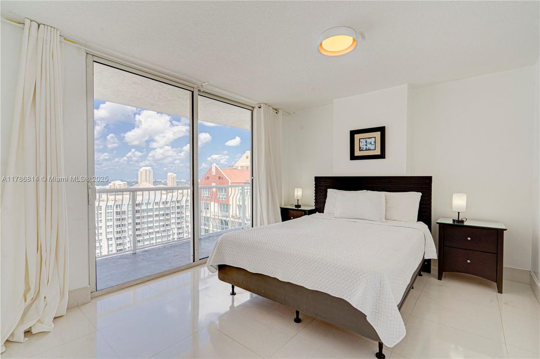 Vendido Recientemente: $854,900 (3 camas, 2 baños, 1232 Pies cuadrados)