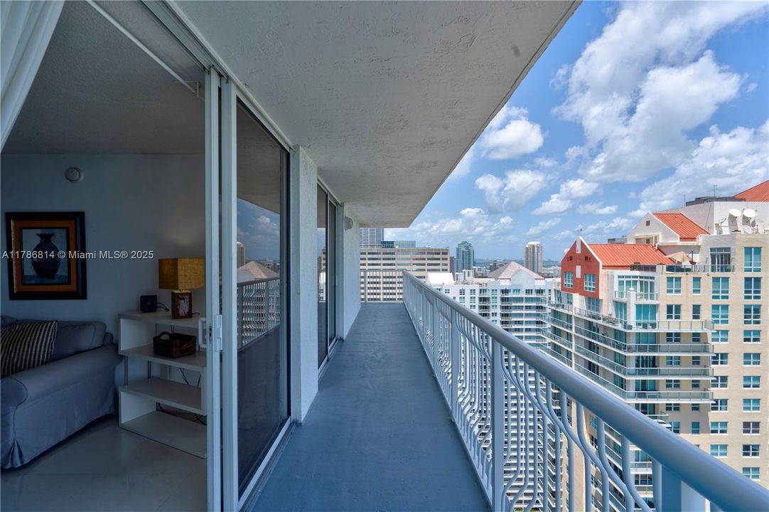 Vendido Recientemente: $854,900 (3 camas, 2 baños, 1232 Pies cuadrados)