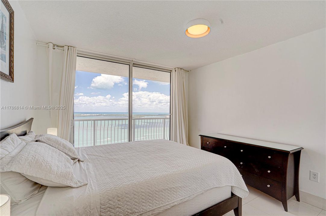 Vendido Recientemente: $854,900 (3 camas, 2 baños, 1232 Pies cuadrados)