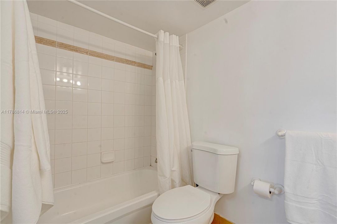 Vendido Recientemente: $854,900 (3 camas, 2 baños, 1232 Pies cuadrados)