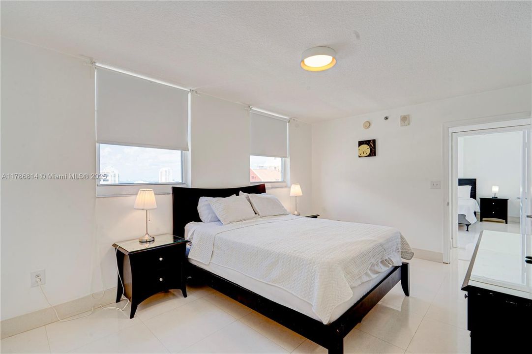 Vendido Recientemente: $854,900 (3 camas, 2 baños, 1232 Pies cuadrados)