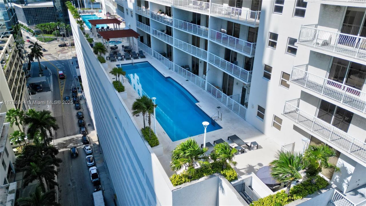 Vendido Recientemente: $854,900 (3 camas, 2 baños, 1232 Pies cuadrados)