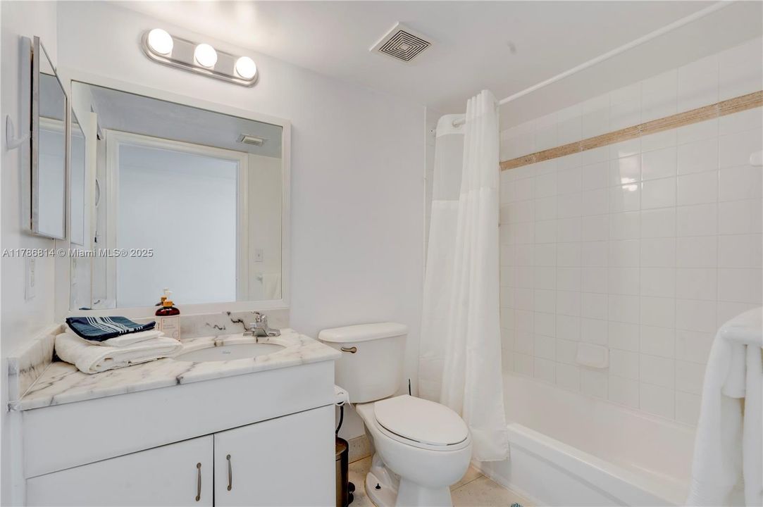 Vendido Recientemente: $854,900 (3 camas, 2 baños, 1232 Pies cuadrados)