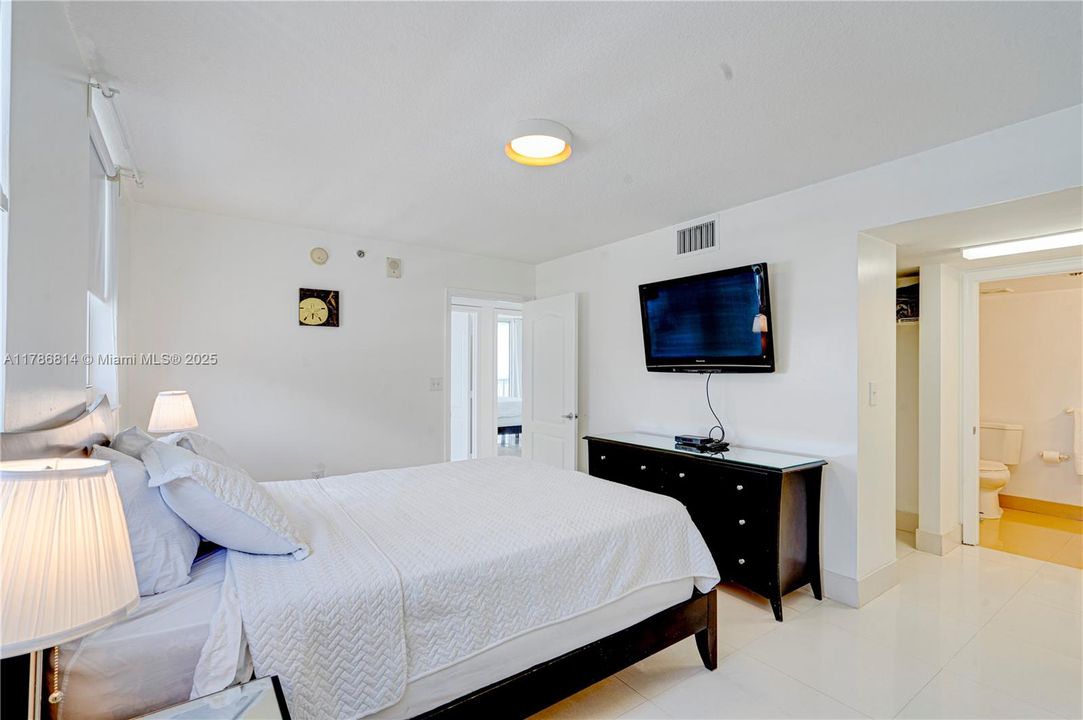 Vendido Recientemente: $854,900 (3 camas, 2 baños, 1232 Pies cuadrados)