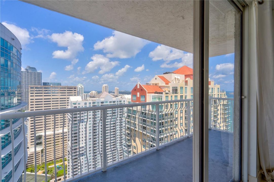 Vendido Recientemente: $854,900 (3 camas, 2 baños, 1232 Pies cuadrados)