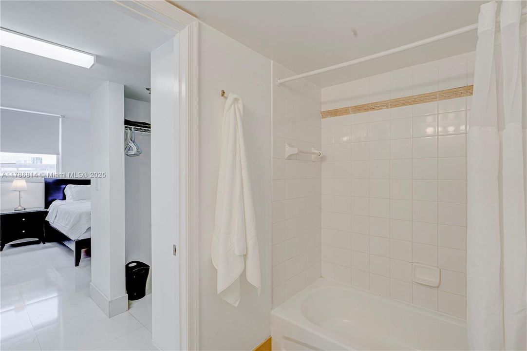 Vendido Recientemente: $854,900 (3 camas, 2 baños, 1232 Pies cuadrados)