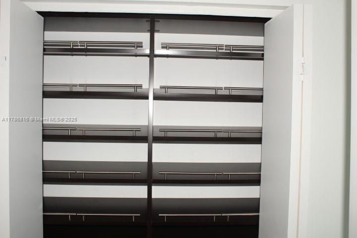 Recently Sold: $1,300,000 (2 beds, 2 baths, 1529 Square Feet)