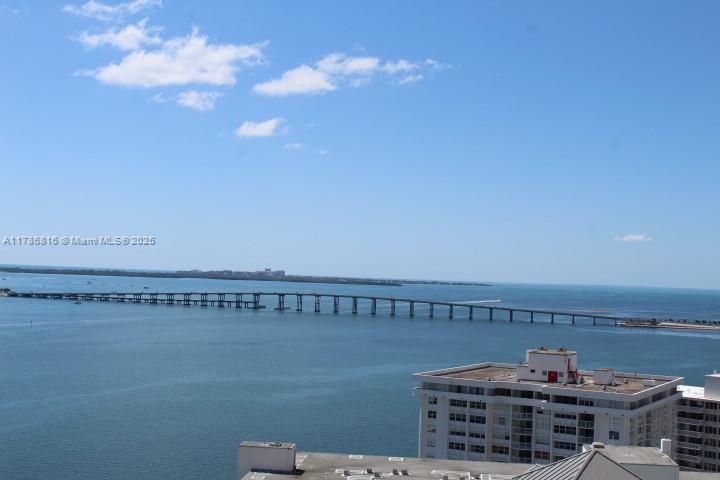 Recently Sold: $1,300,000 (2 beds, 2 baths, 1529 Square Feet)