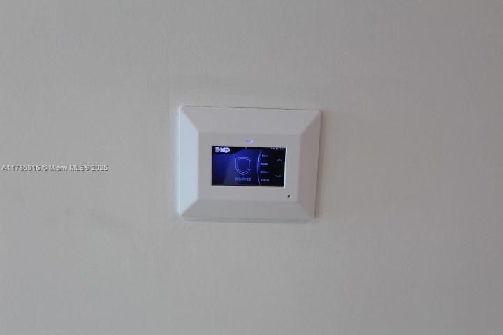 Recently Sold: $1,300,000 (2 beds, 2 baths, 1529 Square Feet)