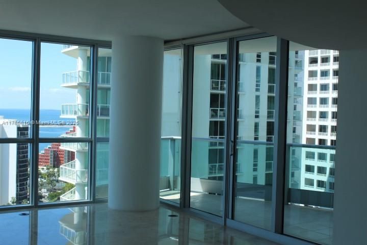 Recently Sold: $1,300,000 (2 beds, 2 baths, 1529 Square Feet)