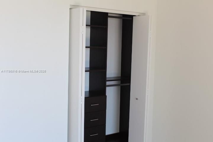 Recently Sold: $1,300,000 (2 beds, 2 baths, 1529 Square Feet)